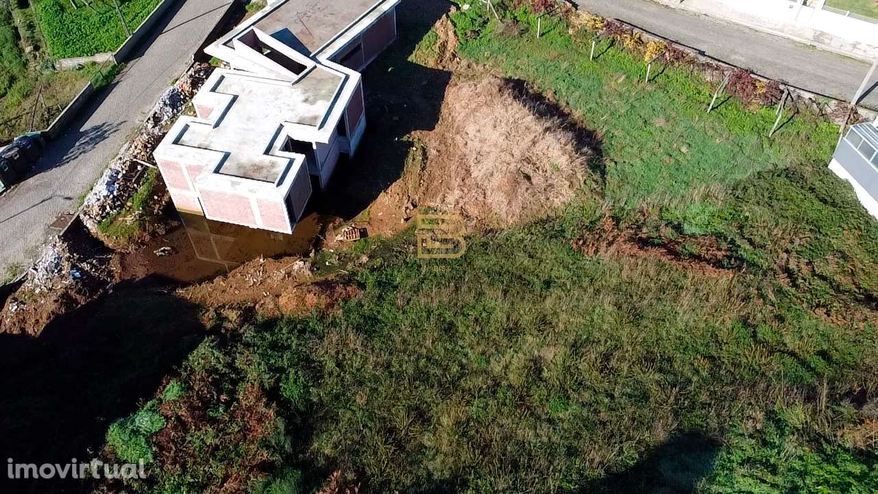 Lote de terreno com 266m2 com projeto aprovado para construção de mora - Grande imagem: 2/4