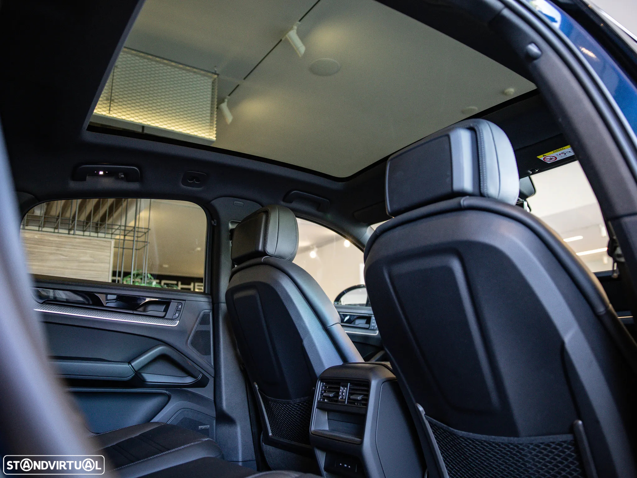 Porsche Cayenne Coupé E-Hybrid - 36