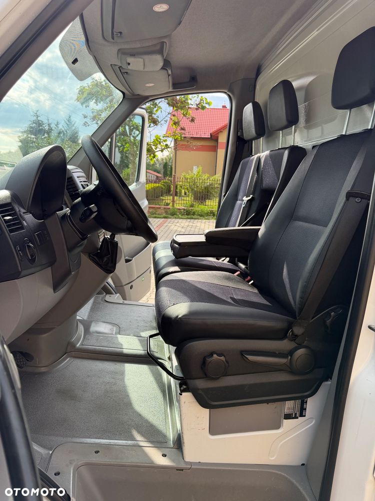 Mercedes-Benz Sprinter - 24
