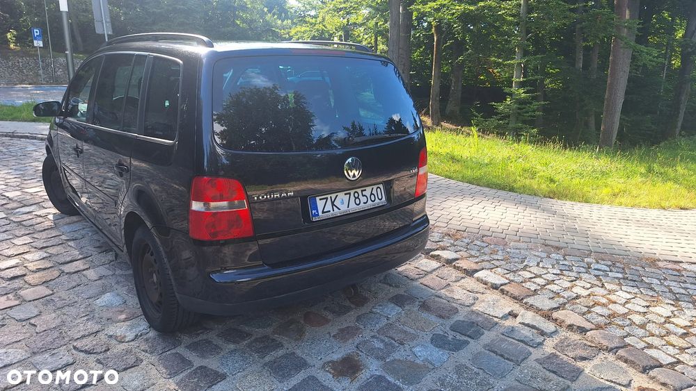 Volkswagen Touran - 6