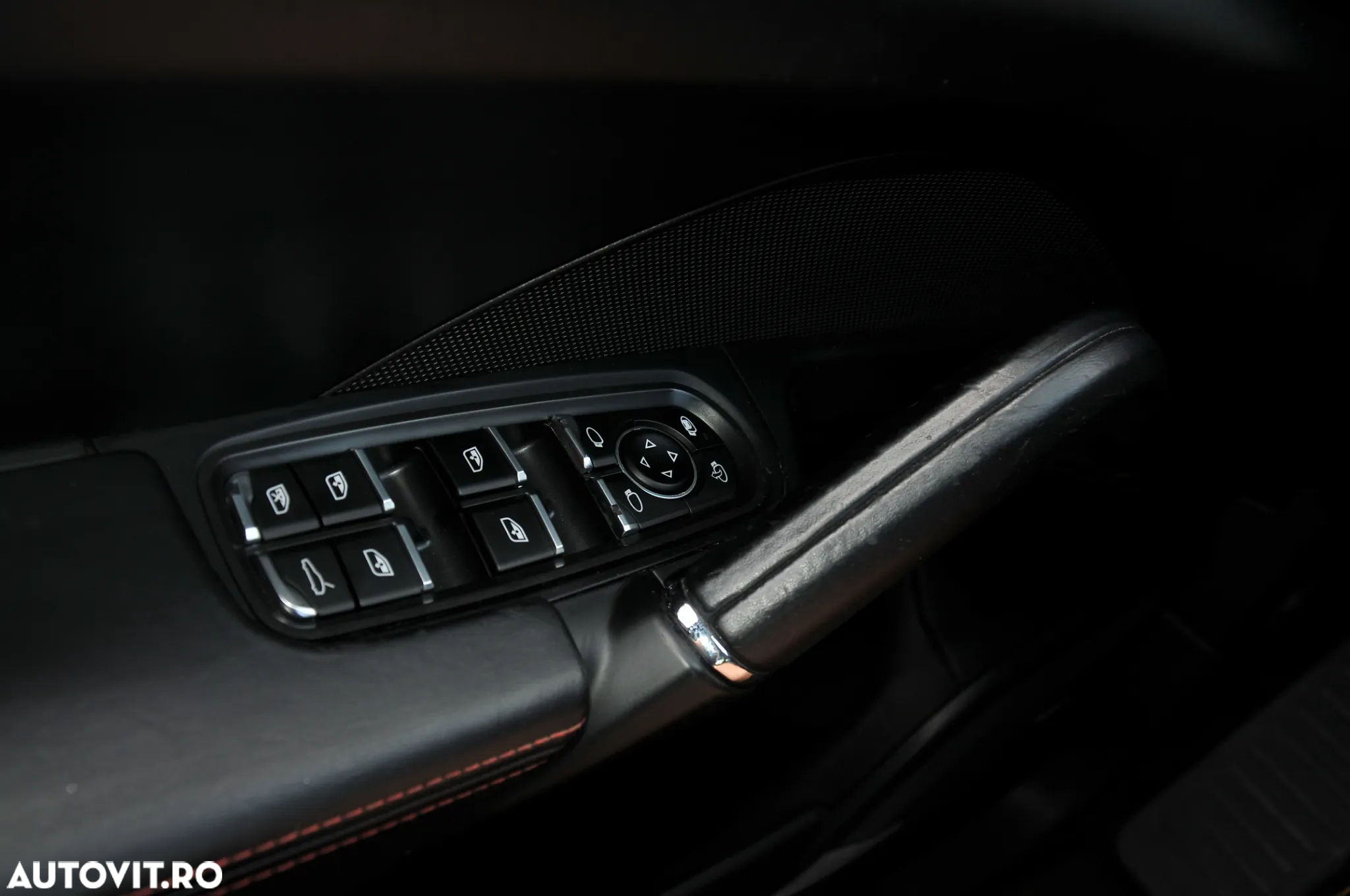 Porsche Cayenne S Diesel Platinum Edition - 36