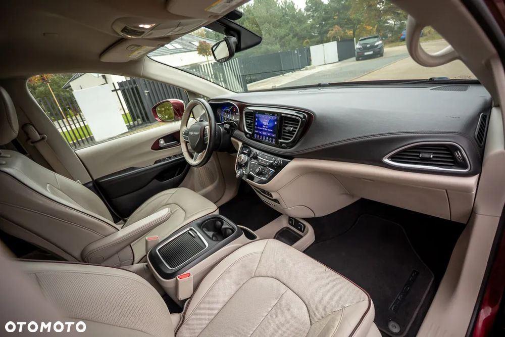 Chrysler Pacifica - 19