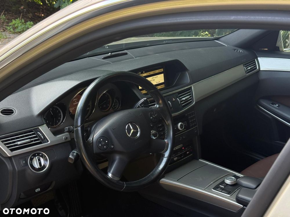 Mercedes-Benz Klasa E 350 CDI DPF 4Matic BlueEFFICIENCY 7G-TRONIC Avantgarde - 13