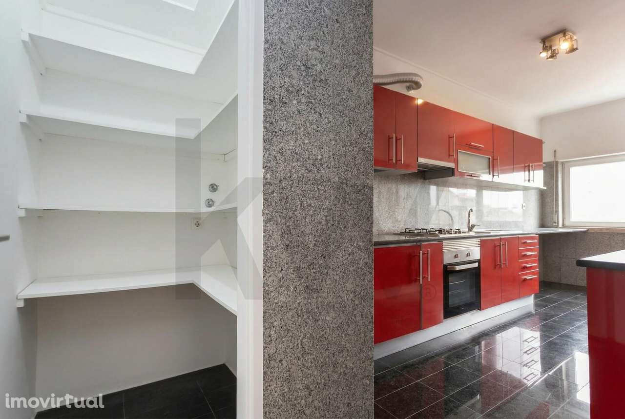 Apartamento T4 na Praça São João Baptista — no centro de Almada - Grande imagem: 3/35