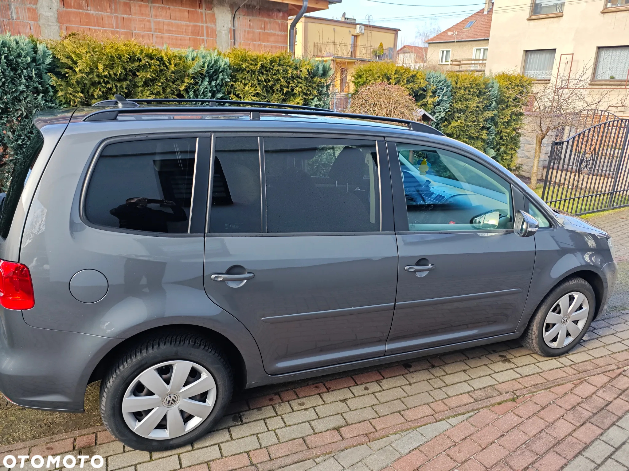 Volkswagen Touran 2.0 TDI DPF Comfortline - 4