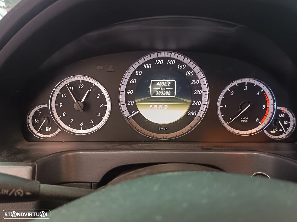 Mercedes-Benz E 200 CDi Elegance BlueEfficiency Auto. - 11
