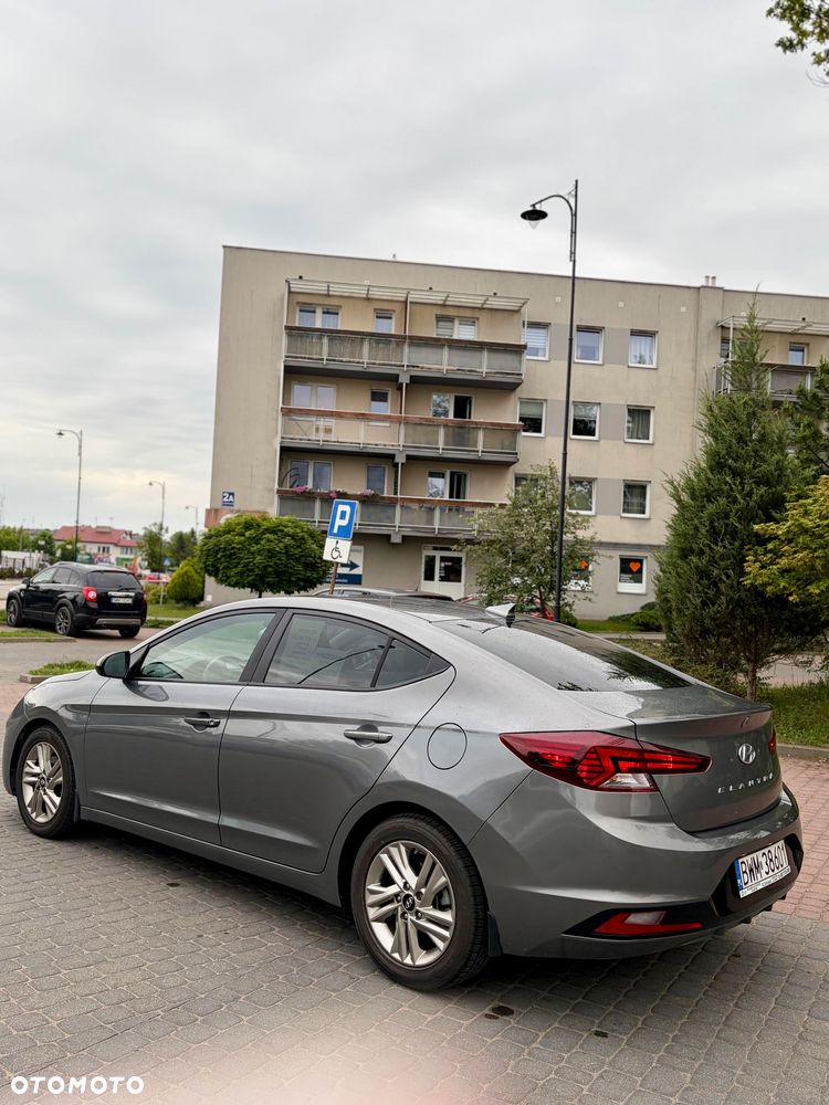Hyundai Elantra - 5