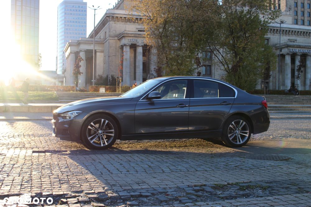 BMW Seria 3 330i xDrive Edition Luxury Line Purity - 9