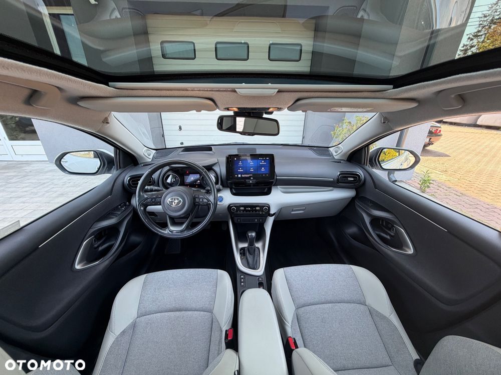 Toyota Yaris Hybrid 100 Selection Platinum - 10