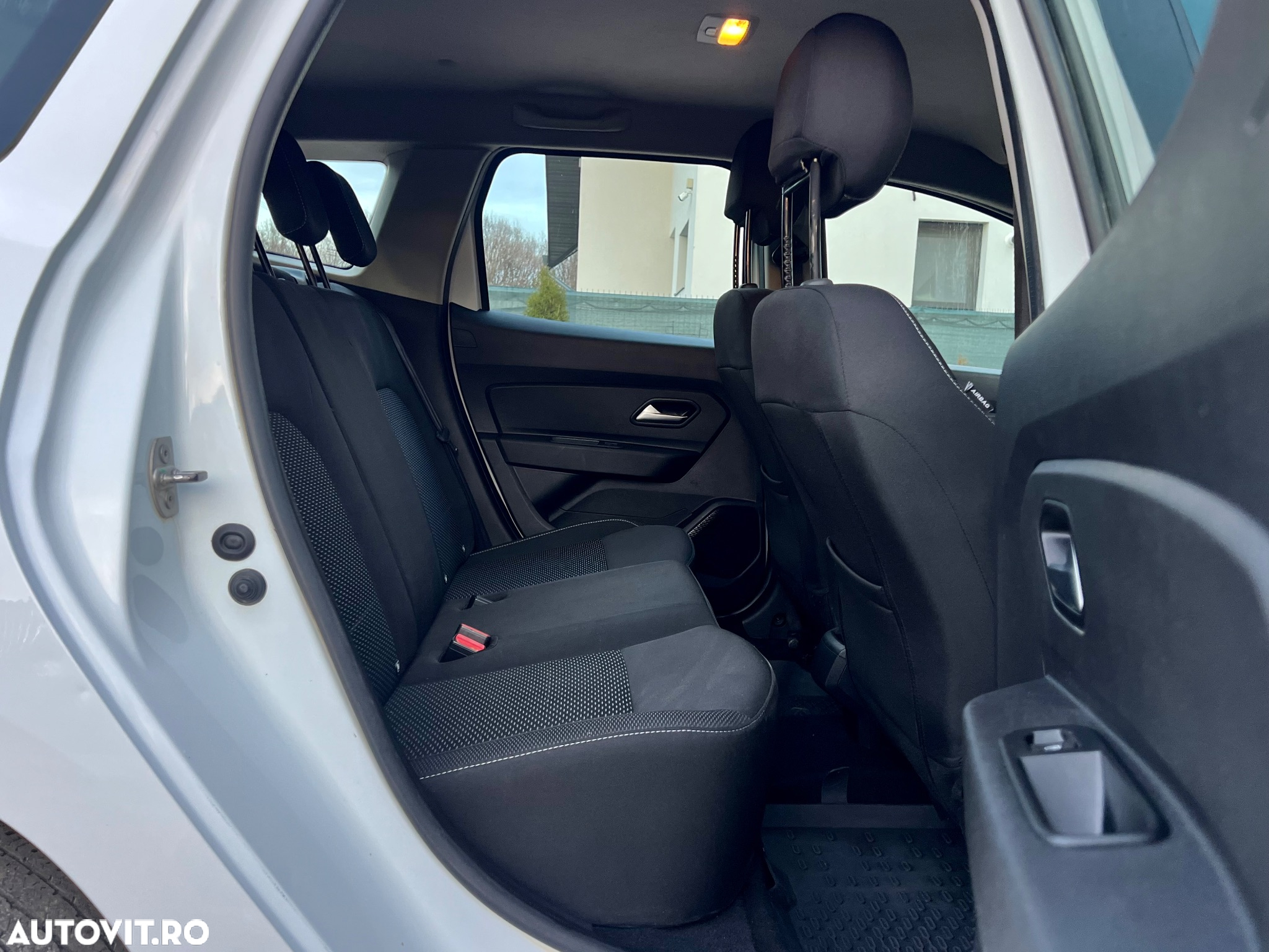 Dacia Duster 1.5 Blue dCi 4WD Essential - 12