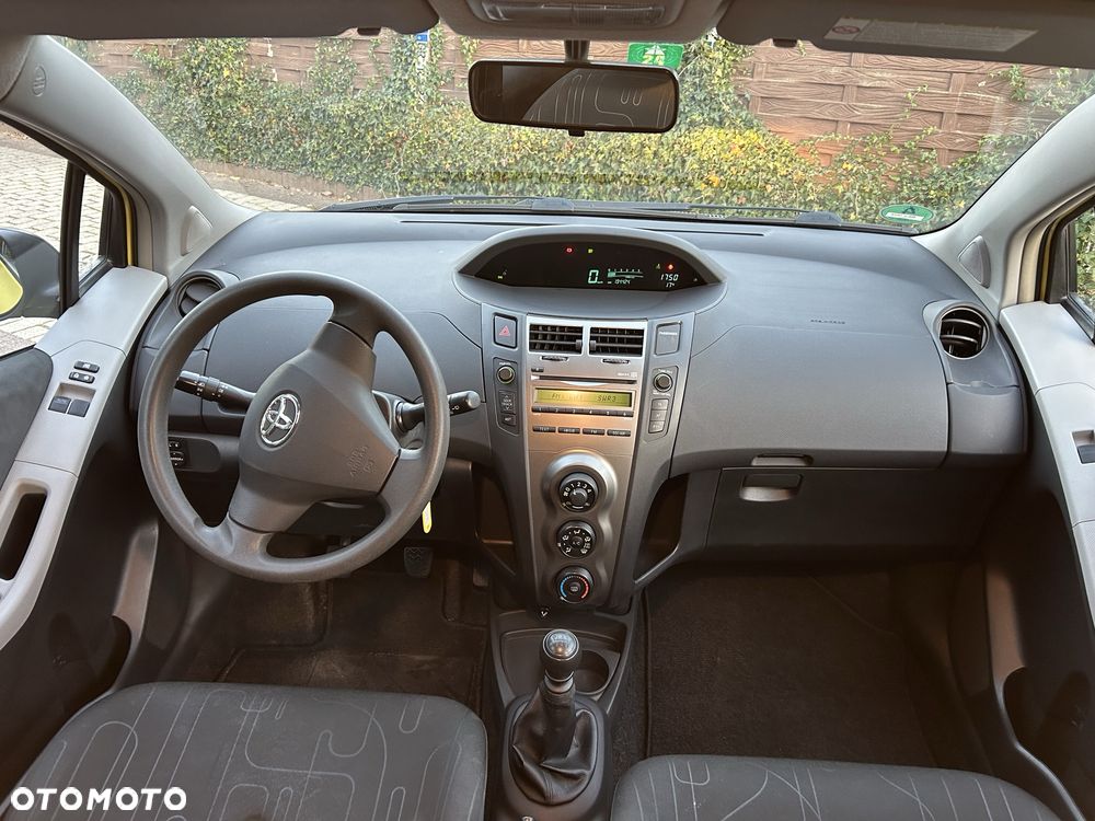Toyota Yaris - 13