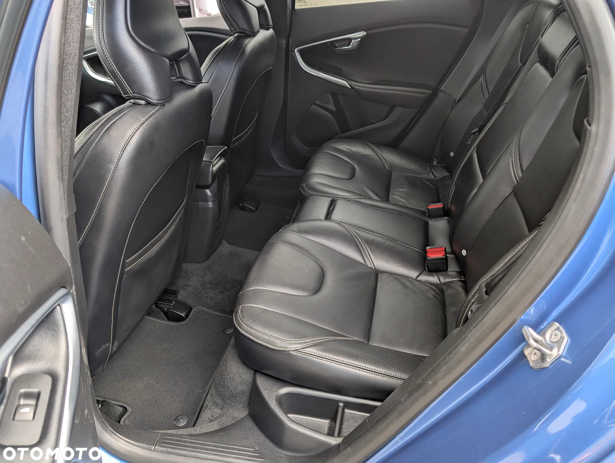 Volvo V40 D3 Geartronic RDesign - 19