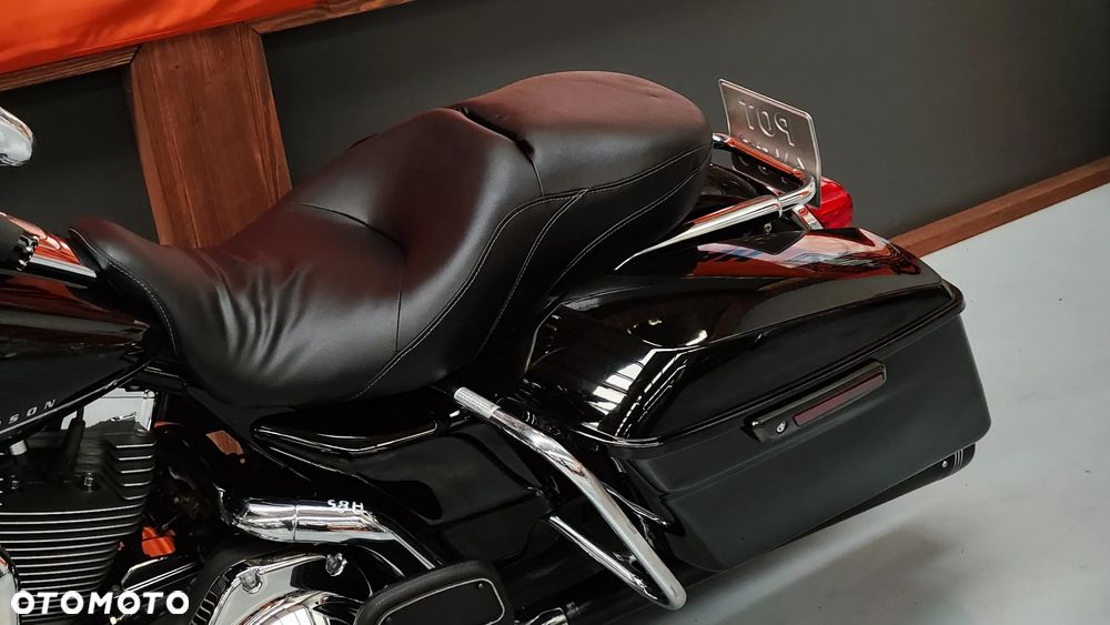 Harley-Davidson CVO Street Glide - 14