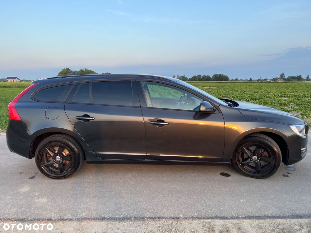 Volvo V60 D3 Momentum - 17