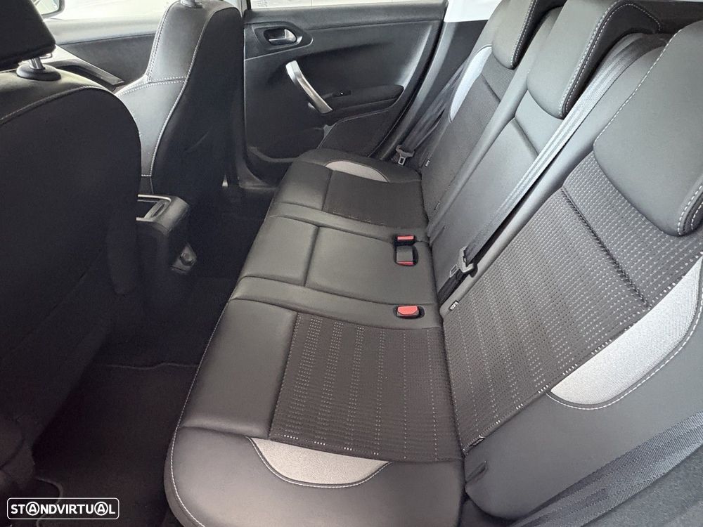 Peugeot 2008 1.2 PureTech Allure - 18