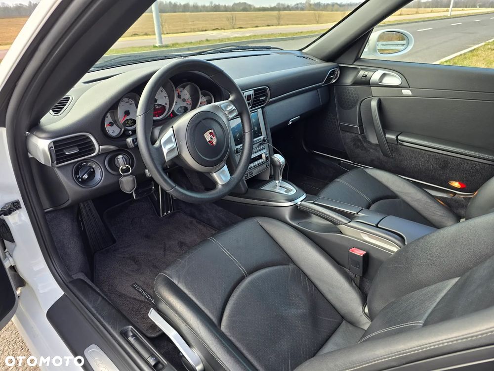 Porsche 911 Carrera 4 S Tiptronic - 18