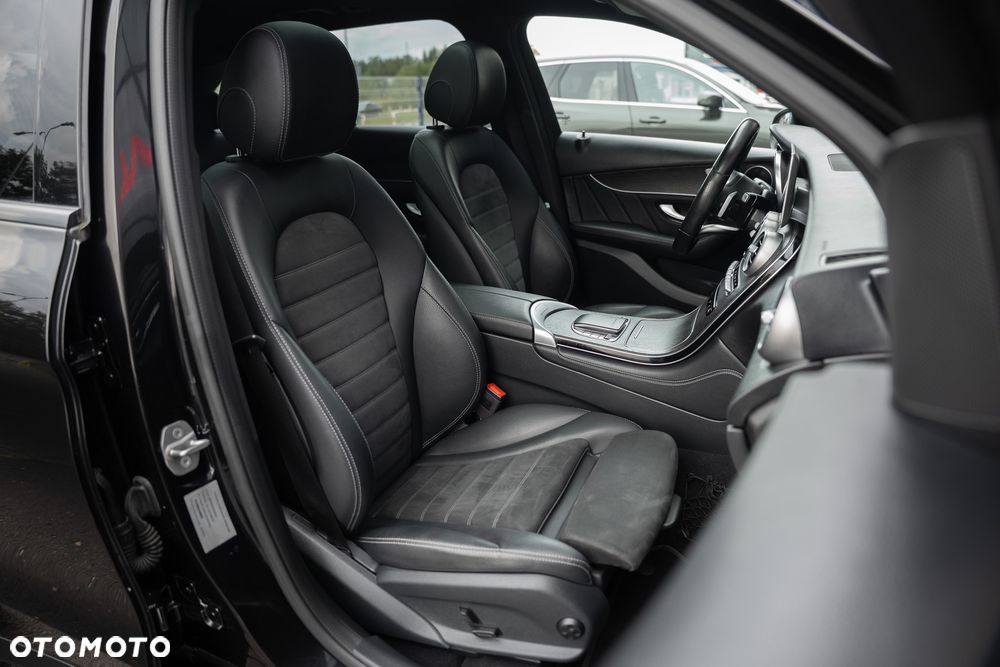 Mercedes-Benz GLC 200 4Matic 9G-TRONIC AMG Line - 26