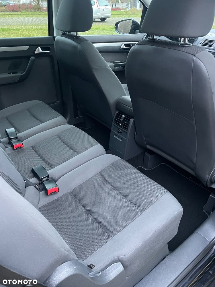 Volkswagen Touran 1.6 TDI DPF BlueMot Trendline - 18