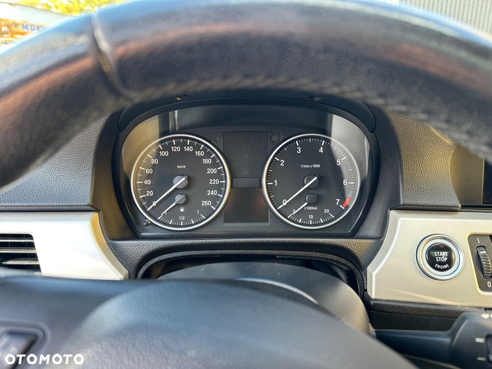 BMW Seria 3 - 32