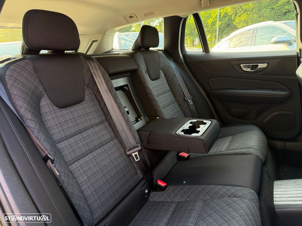 Volvo V60 2.0 T6 AWD TE Essential - 19