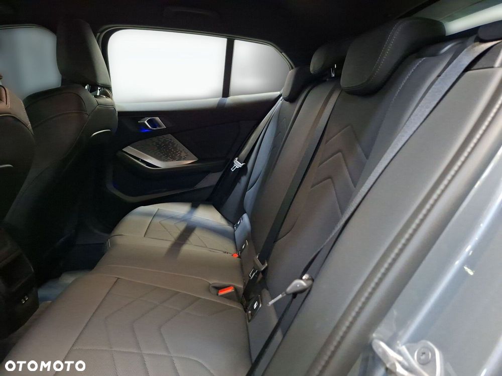 BMW Seria 1 120 mHEV - 18