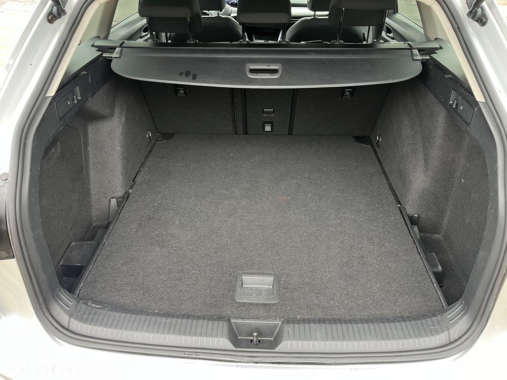 Volkswagen Golf VIII 2.0 TDI Style DSG - 11