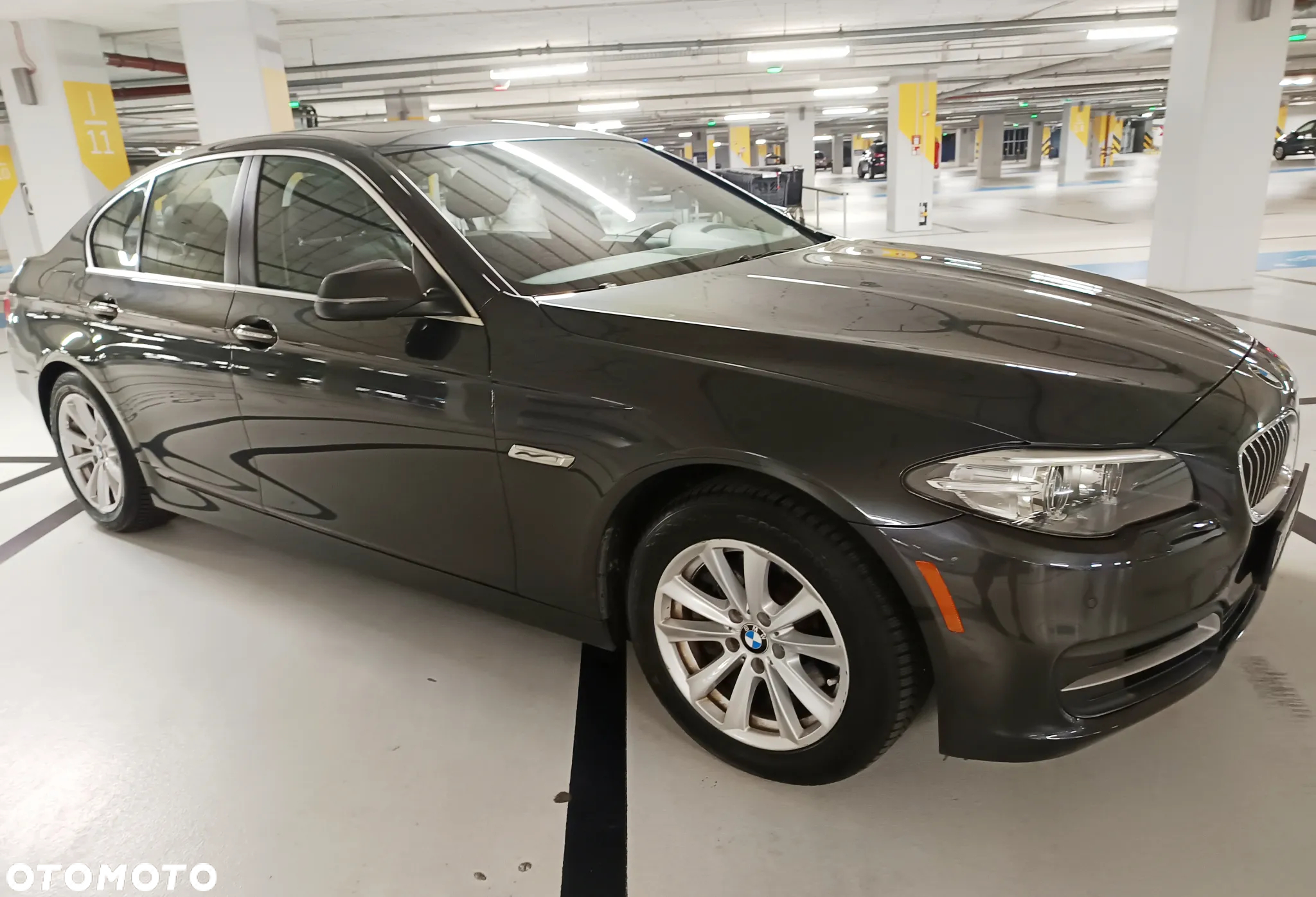 BMW Seria 5 528i xDrive - 11