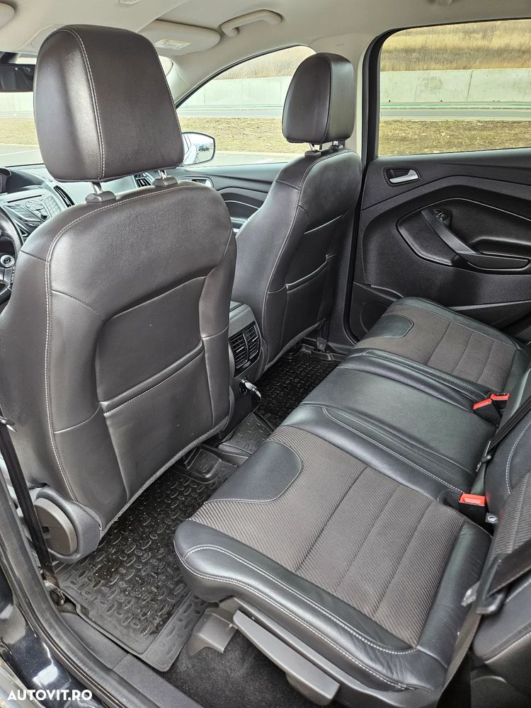 Ford Kuga 2.0 TDCi Powershift 4WD Titanium - 24