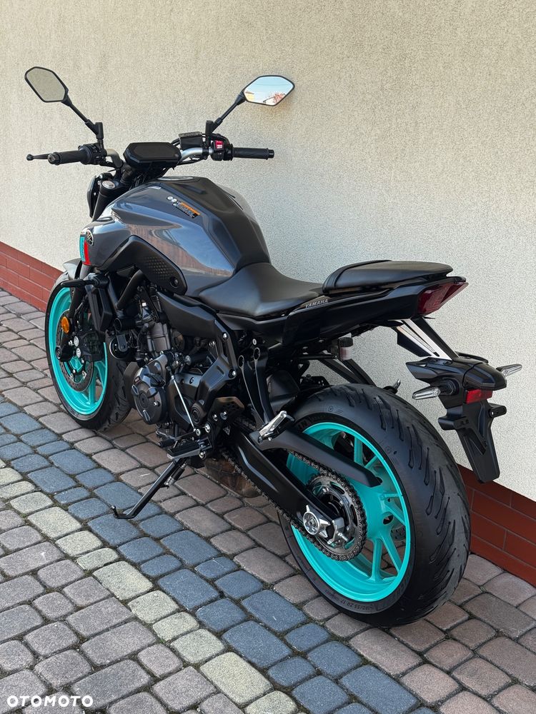 Yamaha YZF - 6
