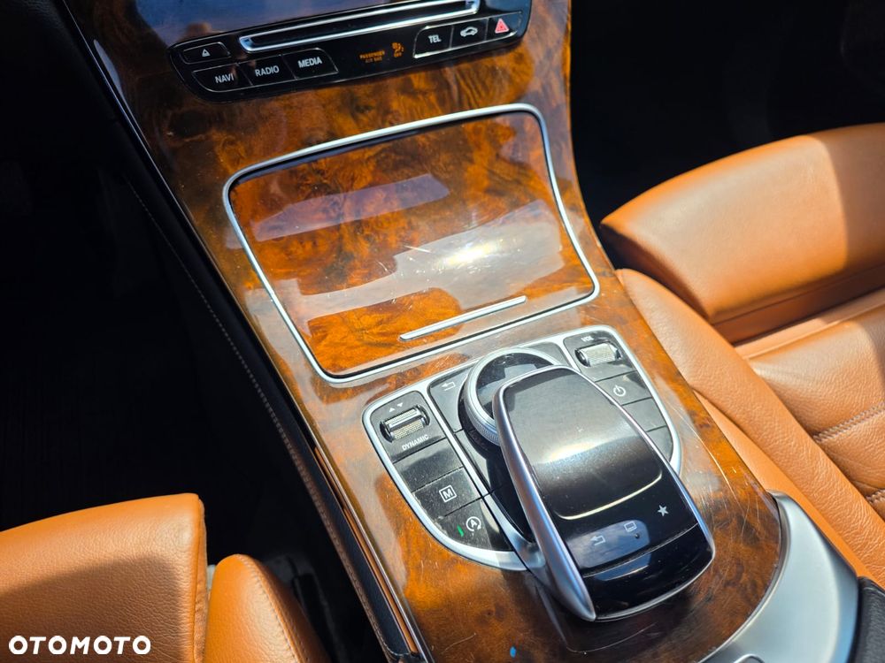 Mercedes-Benz GLC - 21