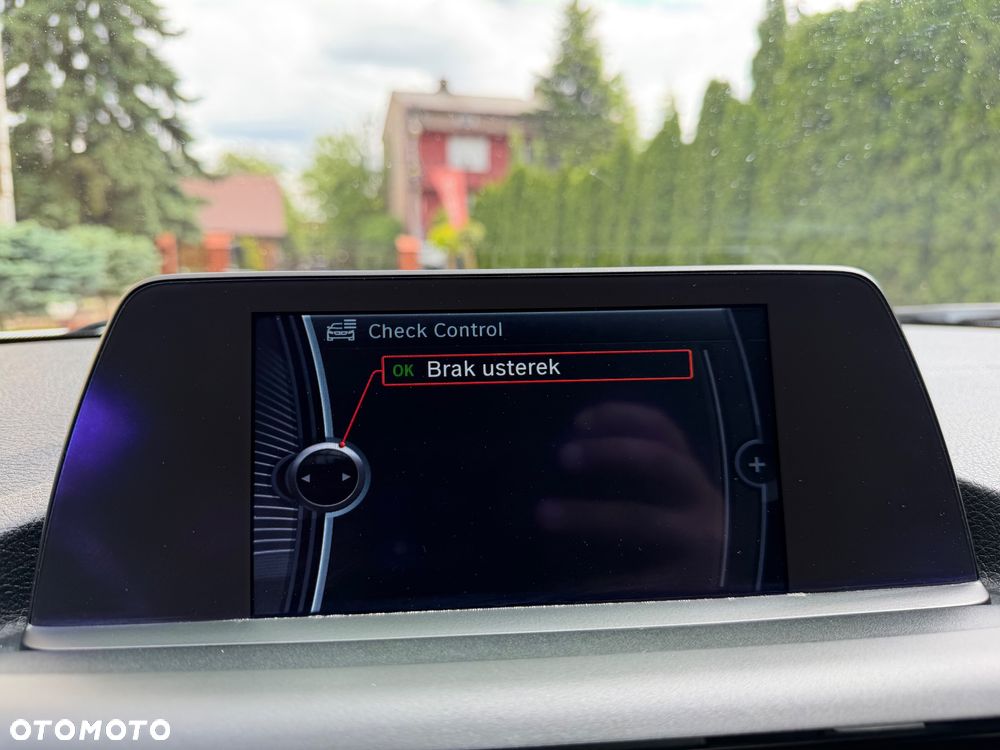 BMW Seria 1 120d Sport Line - 38