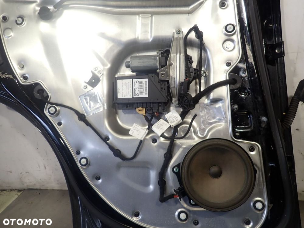 DRZWI LEWY TYŁ AUDI A2 1.4 - 7