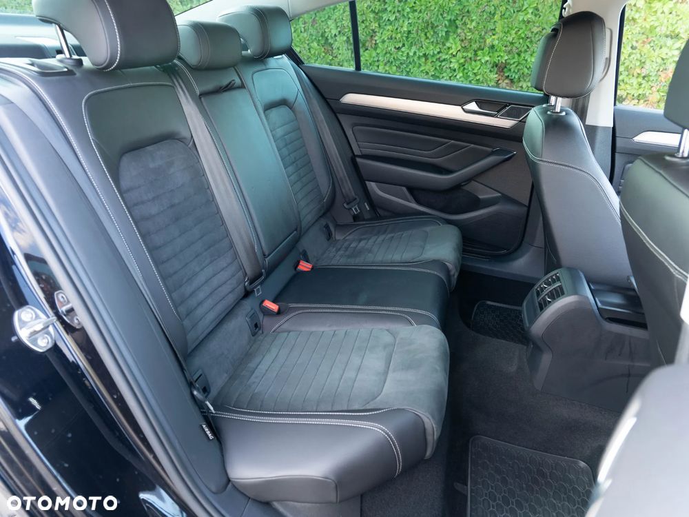 Volkswagen Passat 2.0 TSI 4Mot Elegance DSG - 22