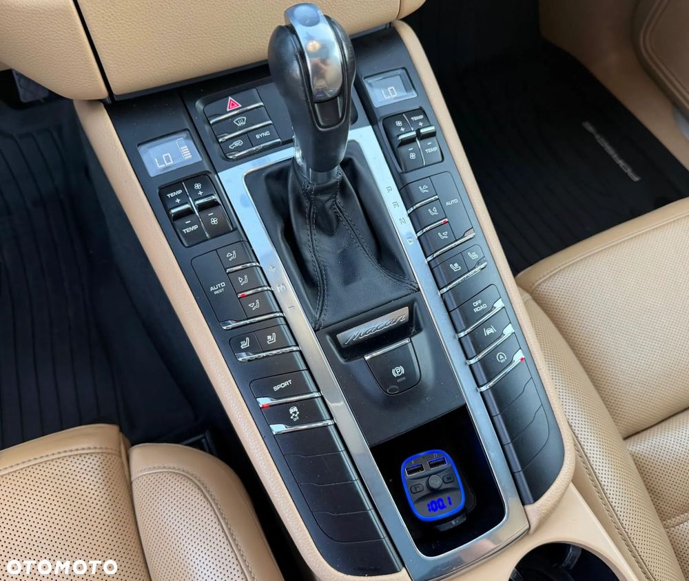 Porsche Macan - 16