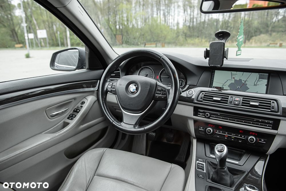 BMW Seria 5 520d - 14