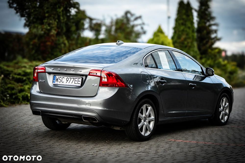 Volvo S60 T5 Geartronic Momentum - 4