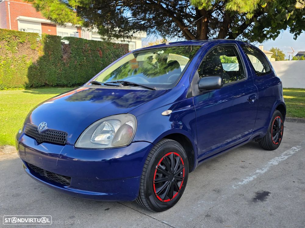 Toyota Yaris 1.0 Base - 1