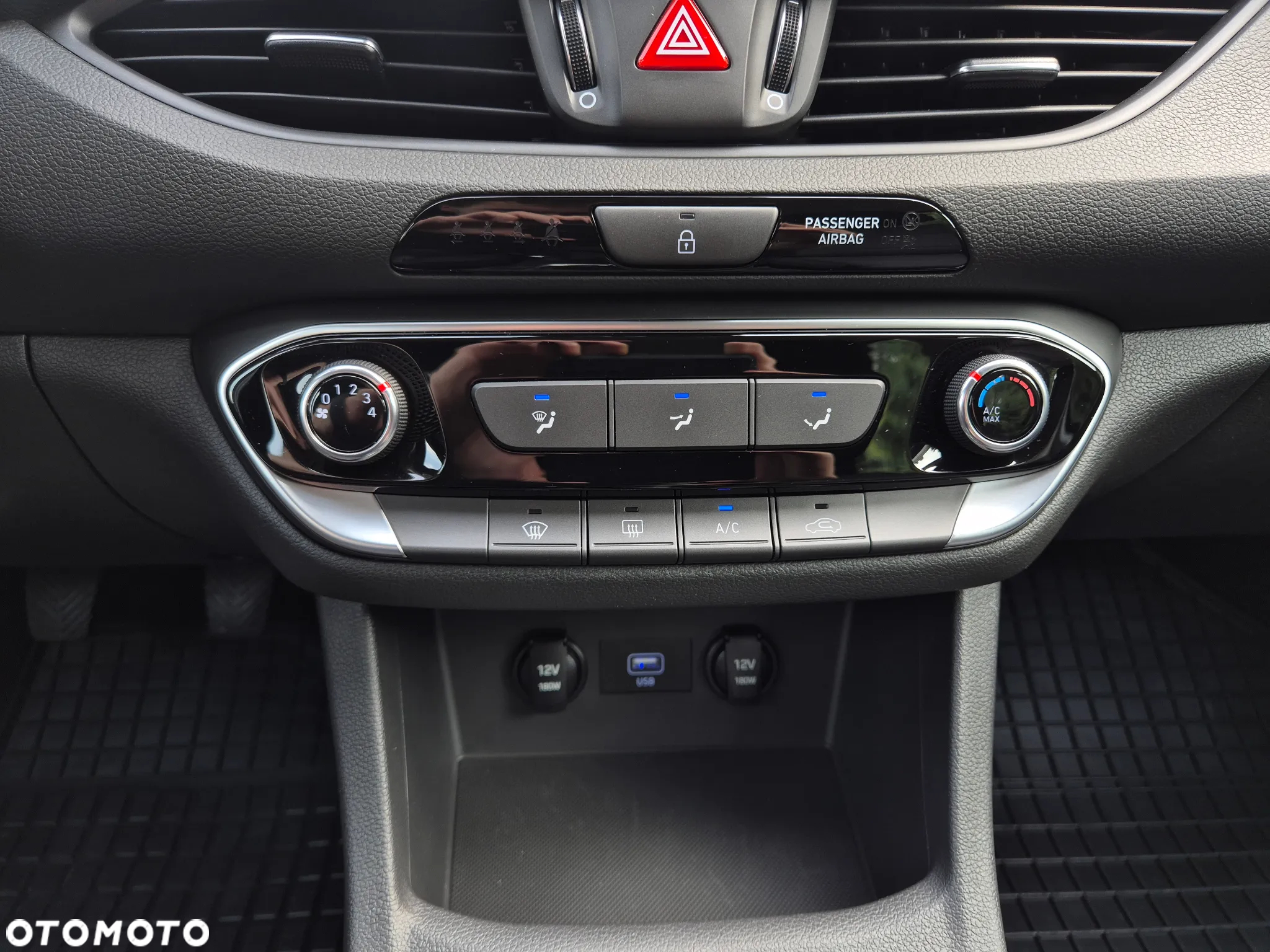 Hyundai i30 1.5 DPI Classic + - 25