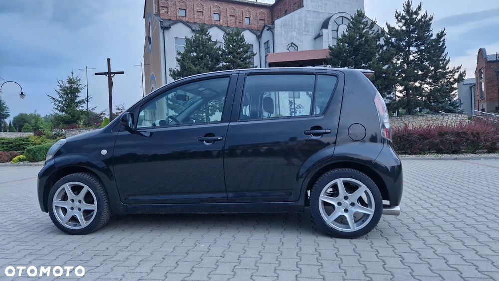 Daihatsu Sirion 1.3 - 4