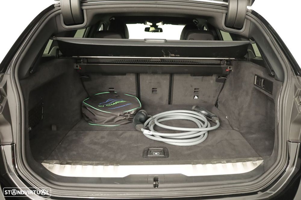 BMW 330 e Edição Desportiva M Auto - 25