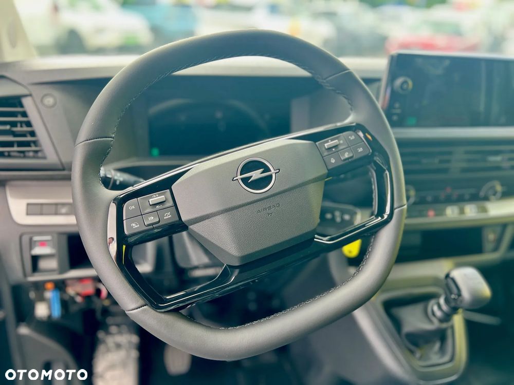 Opel Vivaro - 12