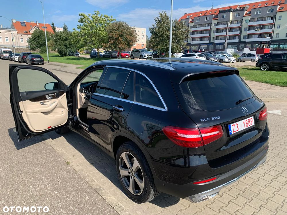 Mercedes-Benz GLC 300 4Matic 9G-TRONIC - 4