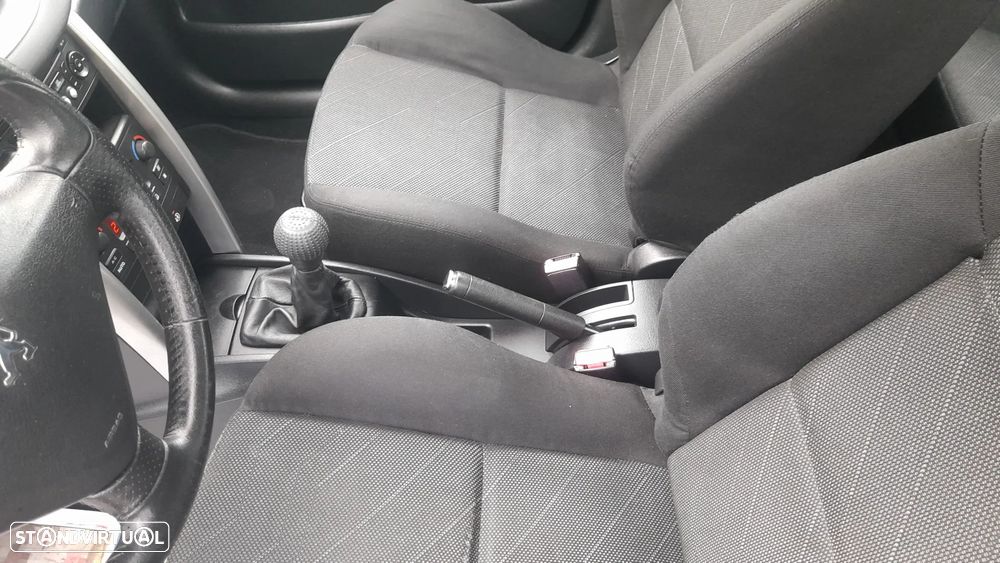 Peugeot 207 1.4 16V Trendy - 20