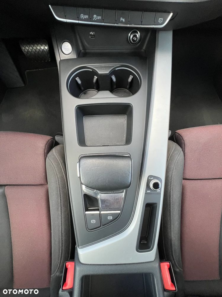 Audi A4 Limousine 35 TFSI Sport S tronic - 19