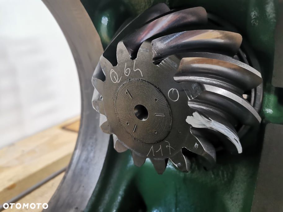 Mechanizm różnicowy przedni John Deere 6155 R {Typ 750310} - 6