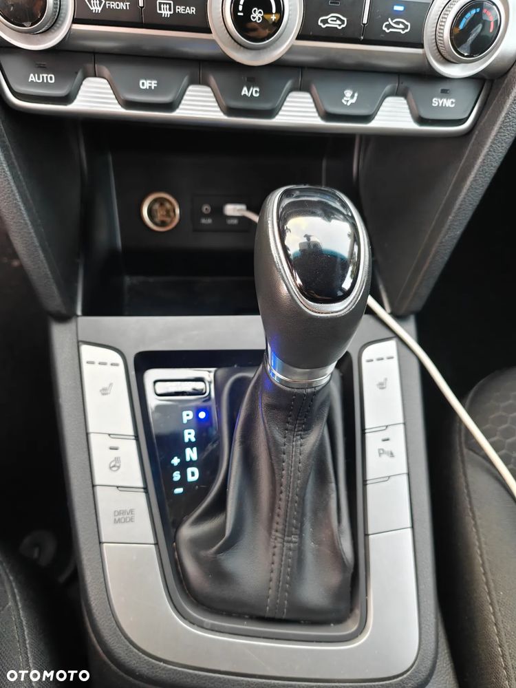 Hyundai Elantra 1.6 Style - 11