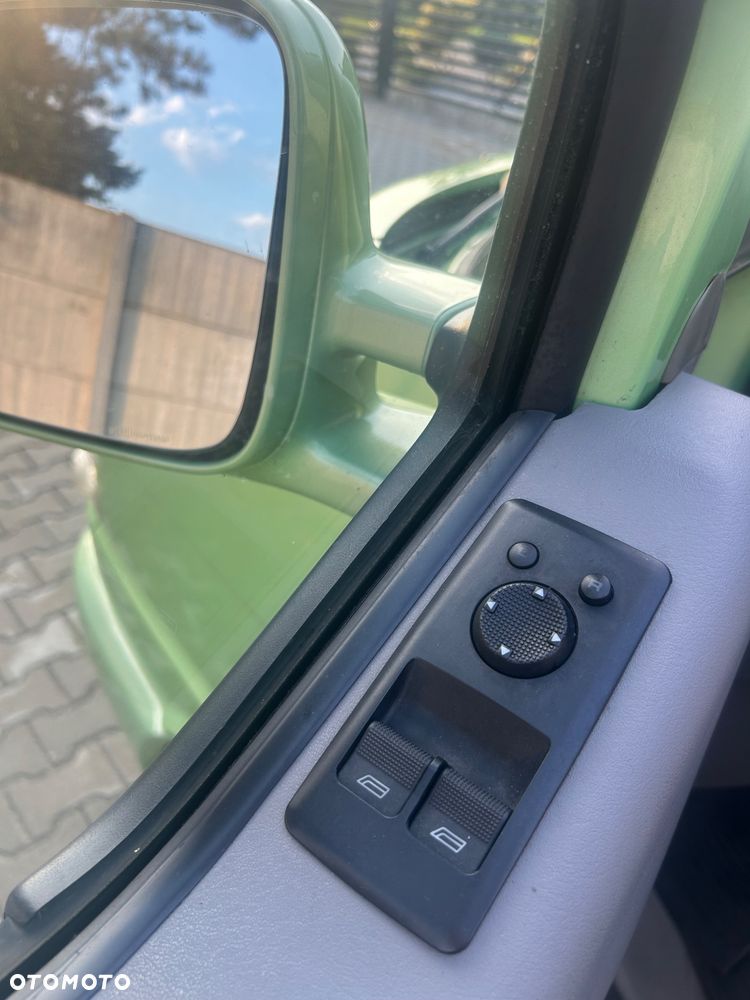 Volkswagen Multivan - 25