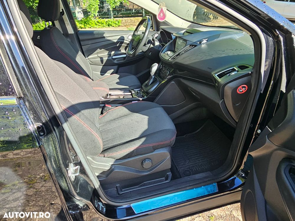 Ford Kuga 2.0 TDCi Powershift 4WD Titanium - 6
