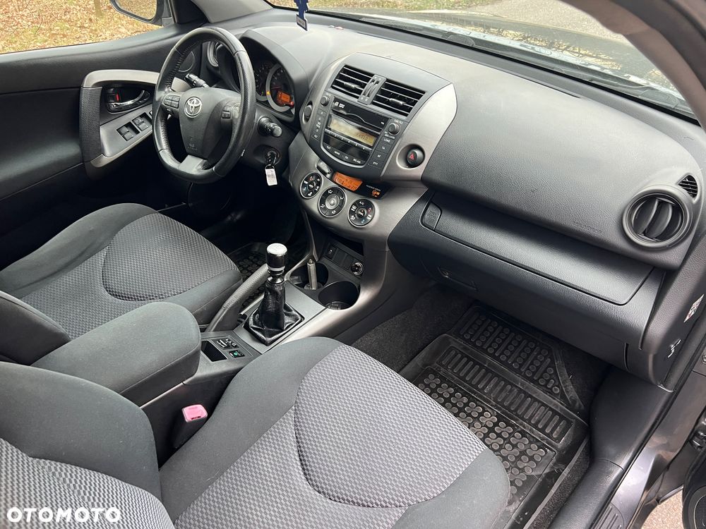 Toyota RAV4 2.0 VVT-i Sol - 27