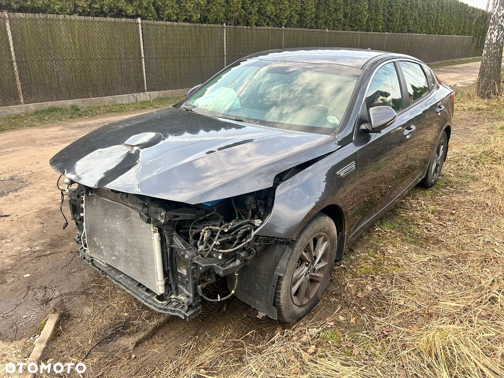 Kia Optima 2.0 L - 1
